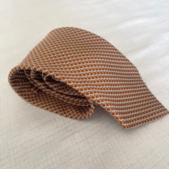 JOE Joseph Abboud 100% Silk Metallic Perfection Tie. - Picture 3 of 8
